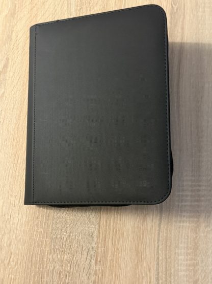 Album binder 4 tasche Per carte in toploader Nero con zip - immagine 3
